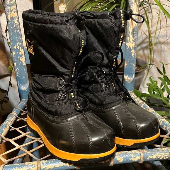 Sorel Boots - Picture 4 of 13